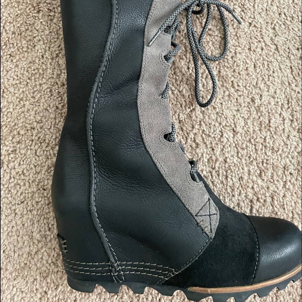 Sorel leather and suede boots